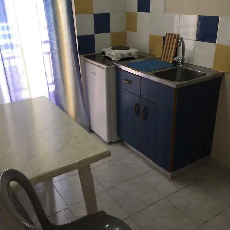 Dimis And Apartment *
