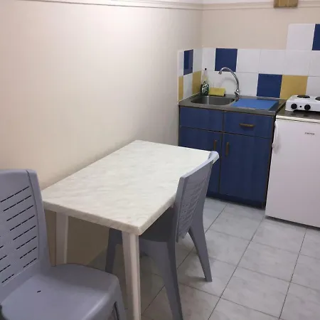 Dimis And Olympiakí Aktí