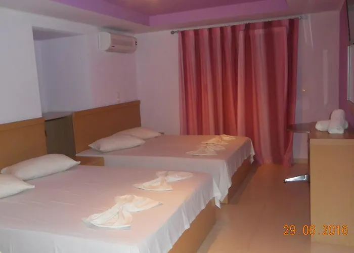 Dimis And Olympiakí Aktí