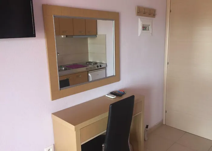 Dimis And * Olympiakí Aktí